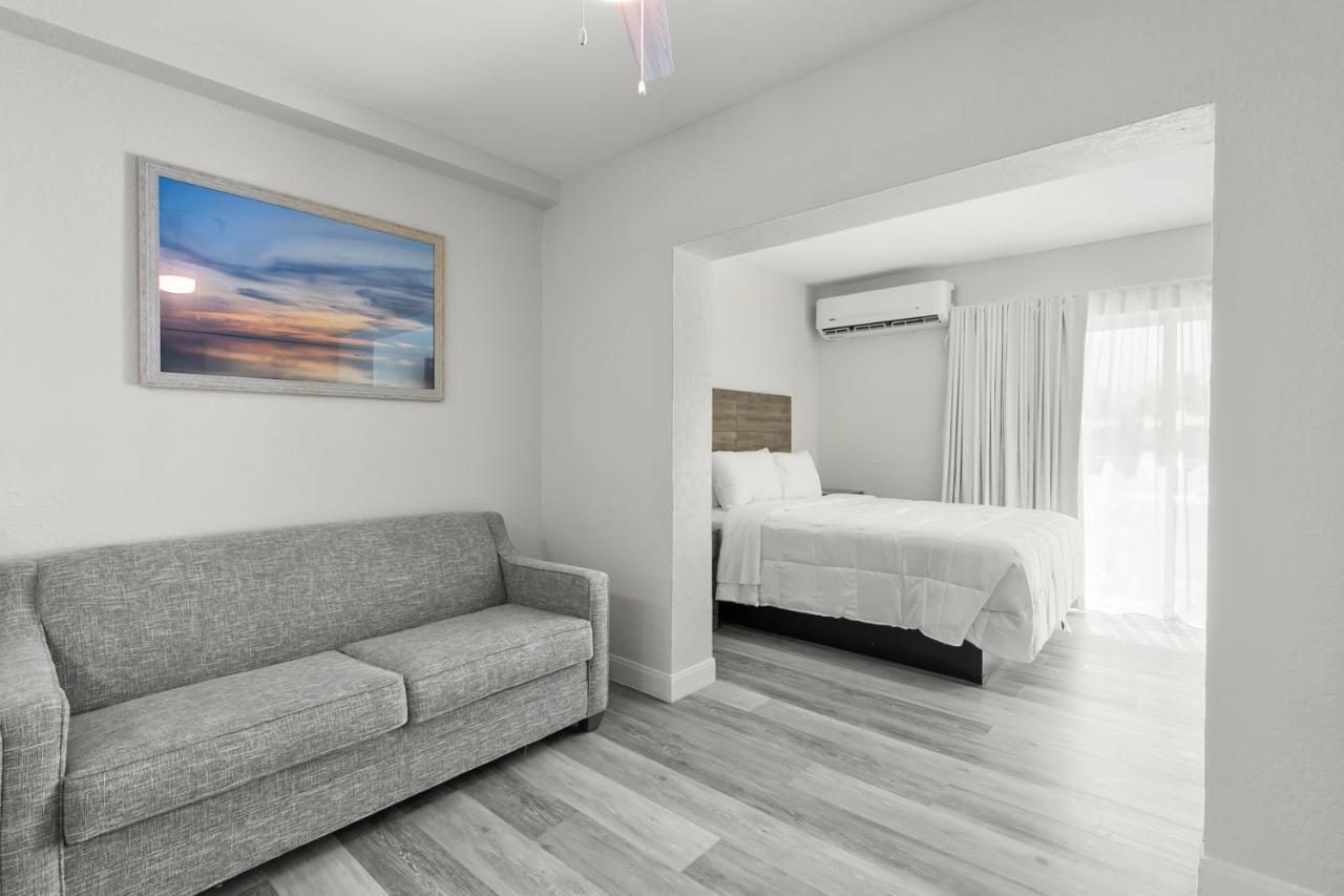Grand Shores West Redington Shores Exterior photo